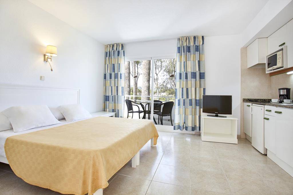 Universal Aparthotel Elisa