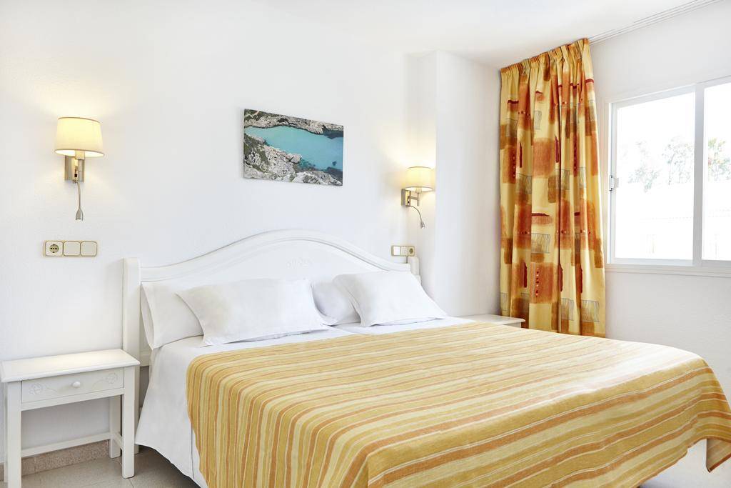 Universal Aparthotel Elisa