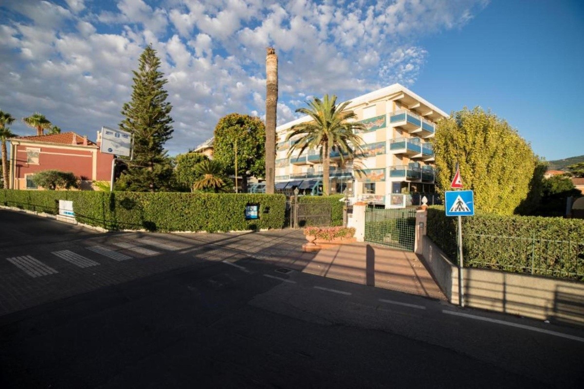 Garden Lido