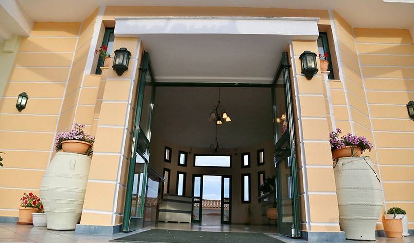 Aparthotel Madouri Beach