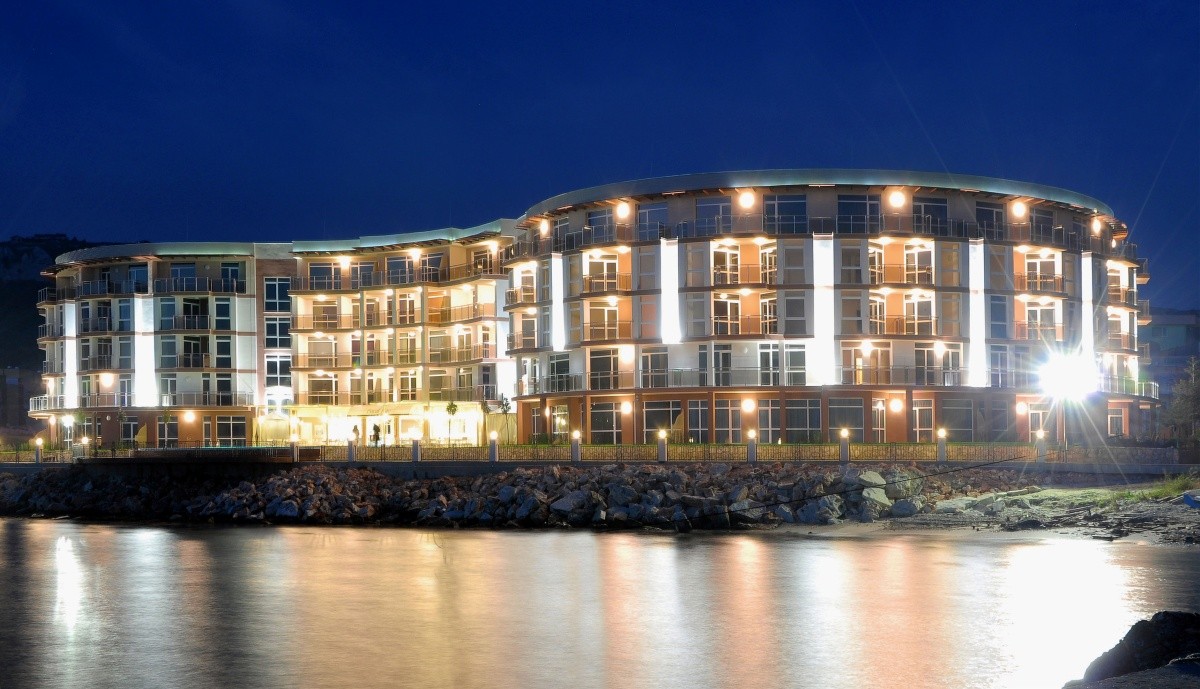 Royal Bay Apartments (Ikantalak)