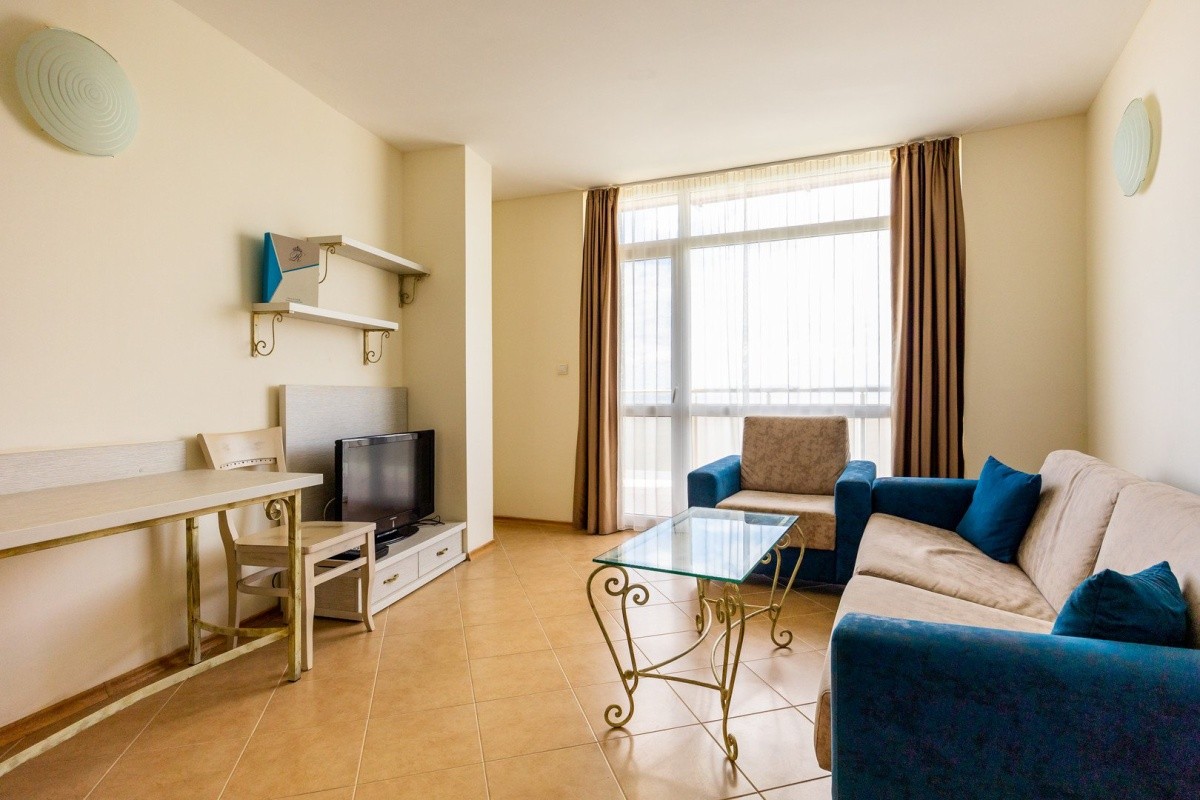 Royal Bay Apartments (Ikantalak)