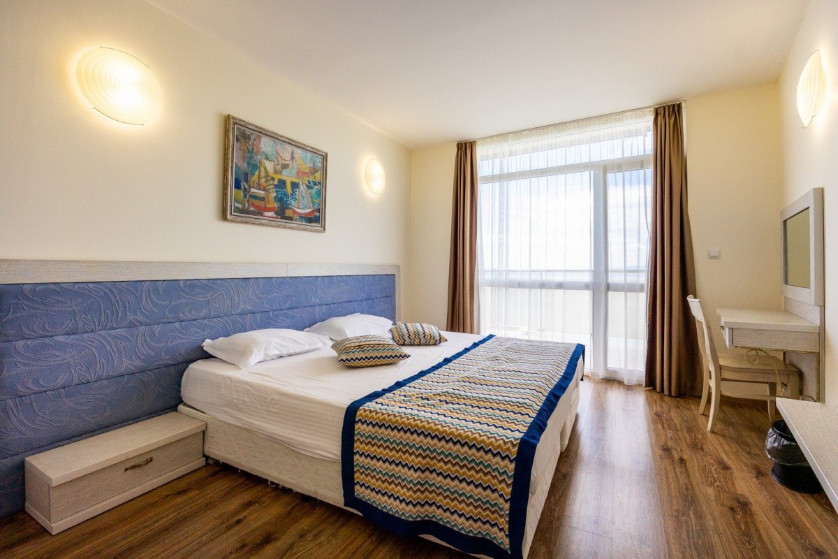 Royal Bay Apartments (Ikantalak)