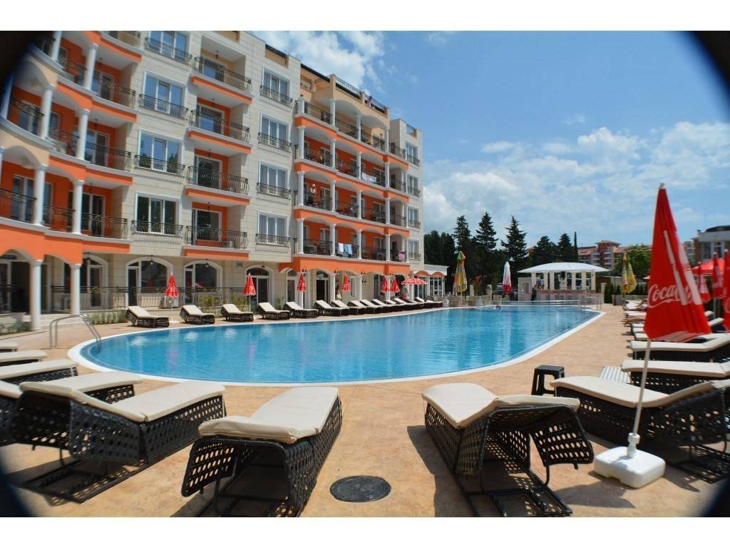 Avenue Deluxe