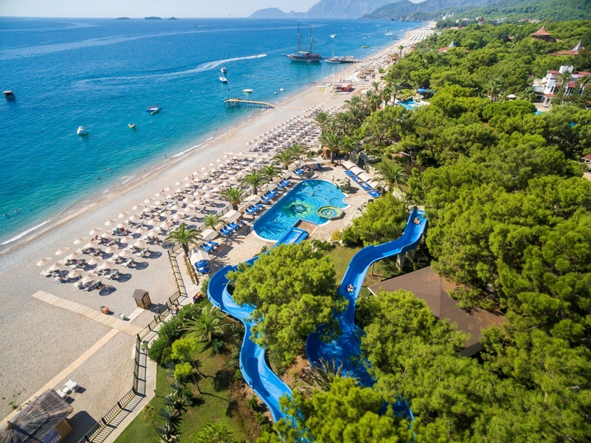Pirates Beach Club