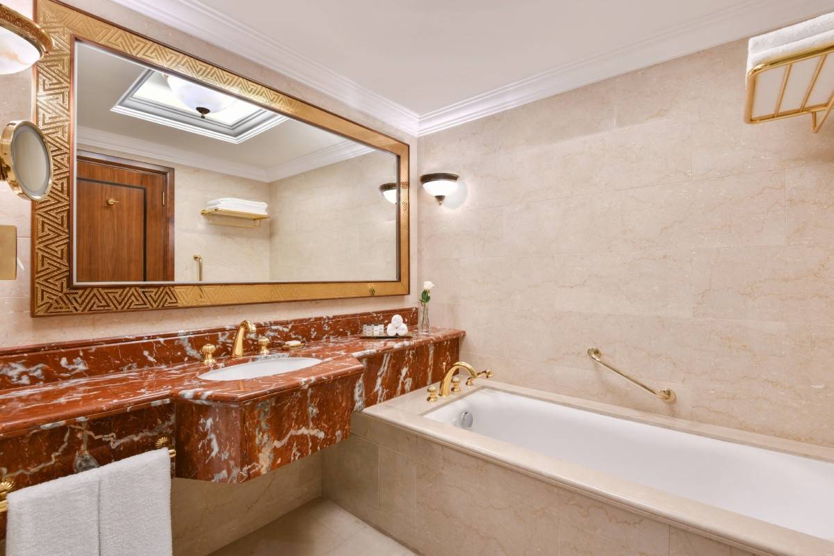 Sheraton Grand Doha Resort & Convention