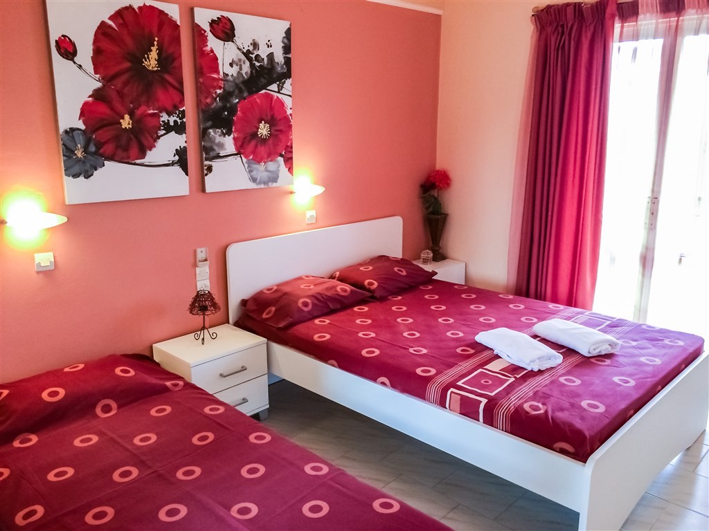 Studia Athina (Argassi)