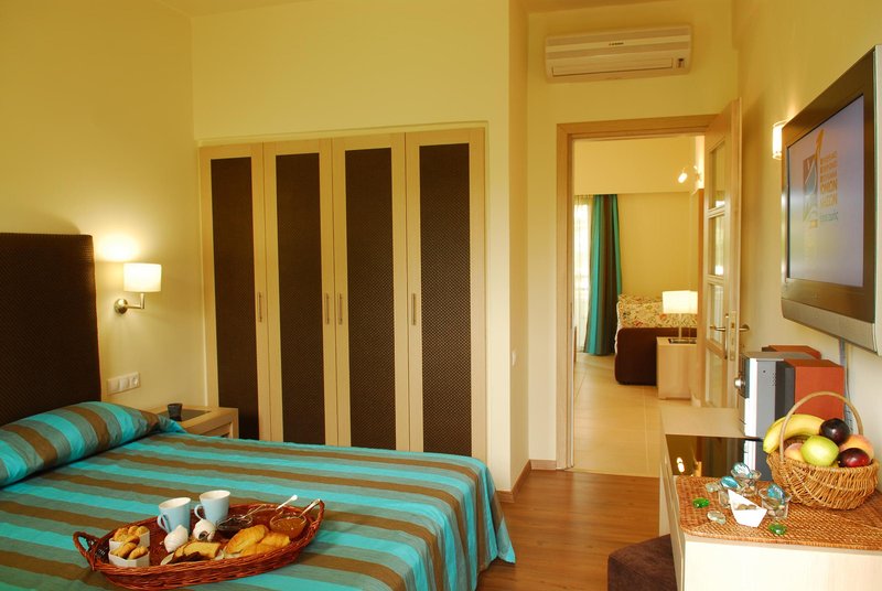 Minos Mare Royal
