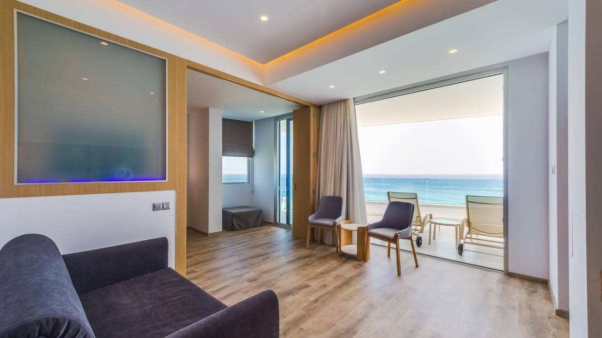 Vrissaki Beach (Paralimni)