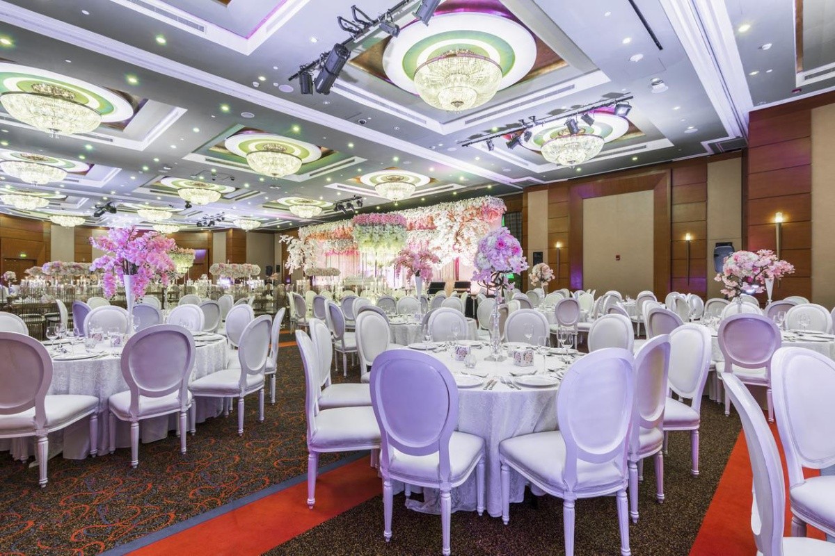 Swissôtel Al Murooj Dubai
