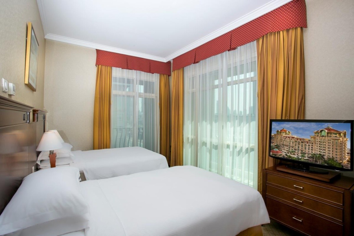 Swissôtel Al Murooj Dubai