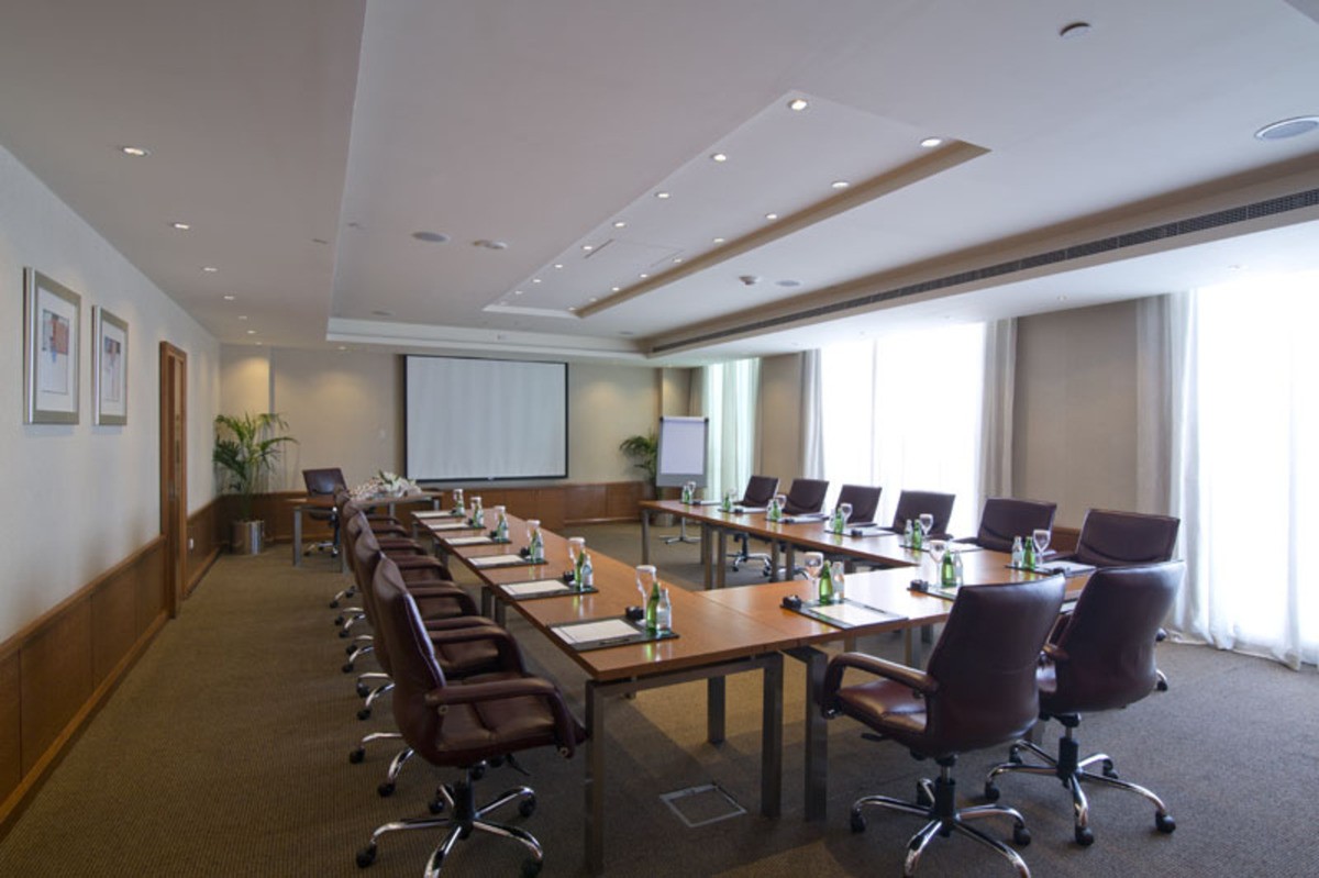 Swissôtel Al Murooj Dubai