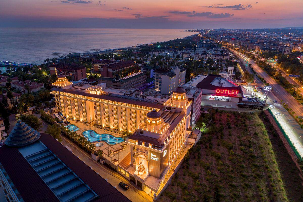 Blue Marlin Deluxe Spa & Resort