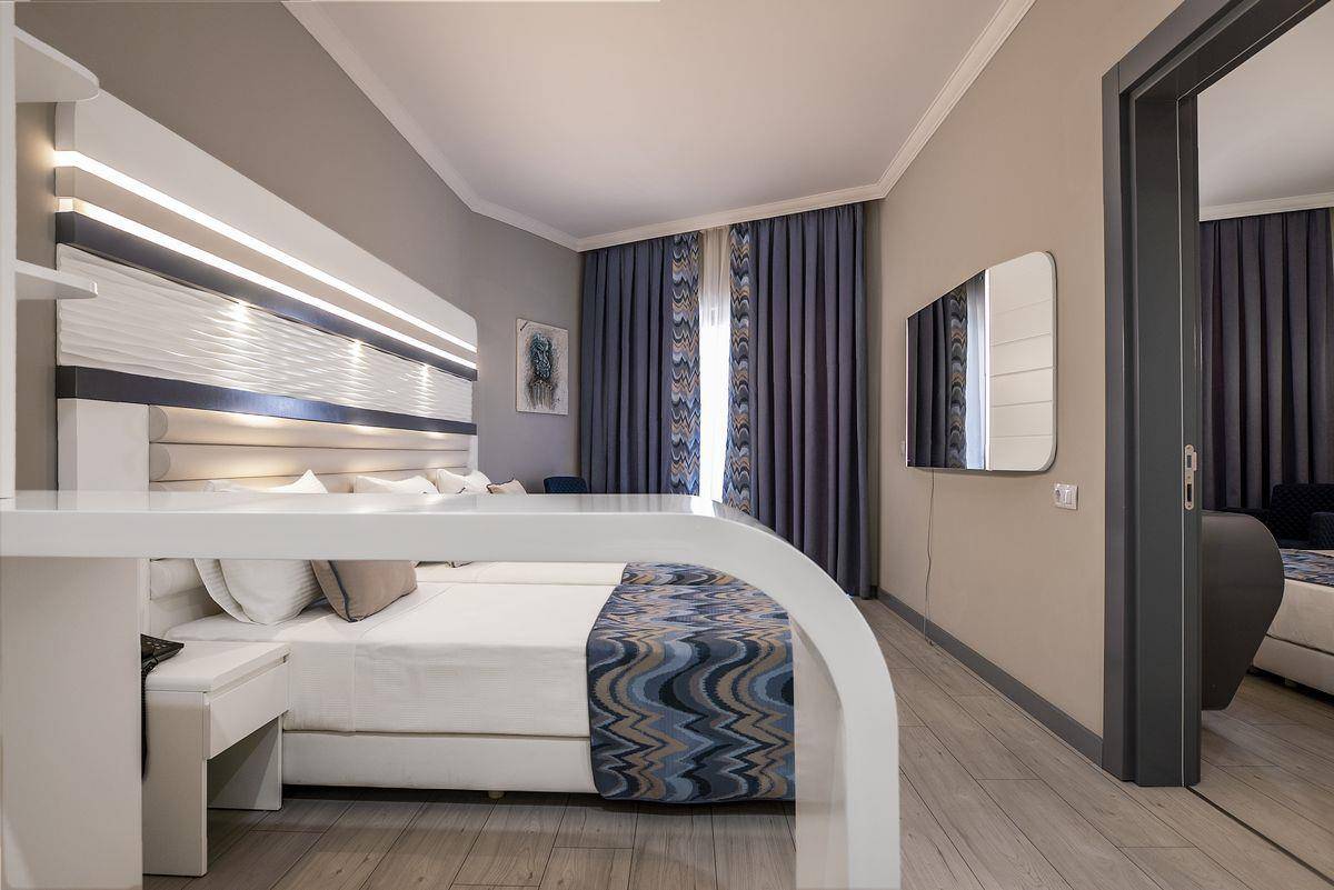 Blue Marlin Deluxe Spa & Resort