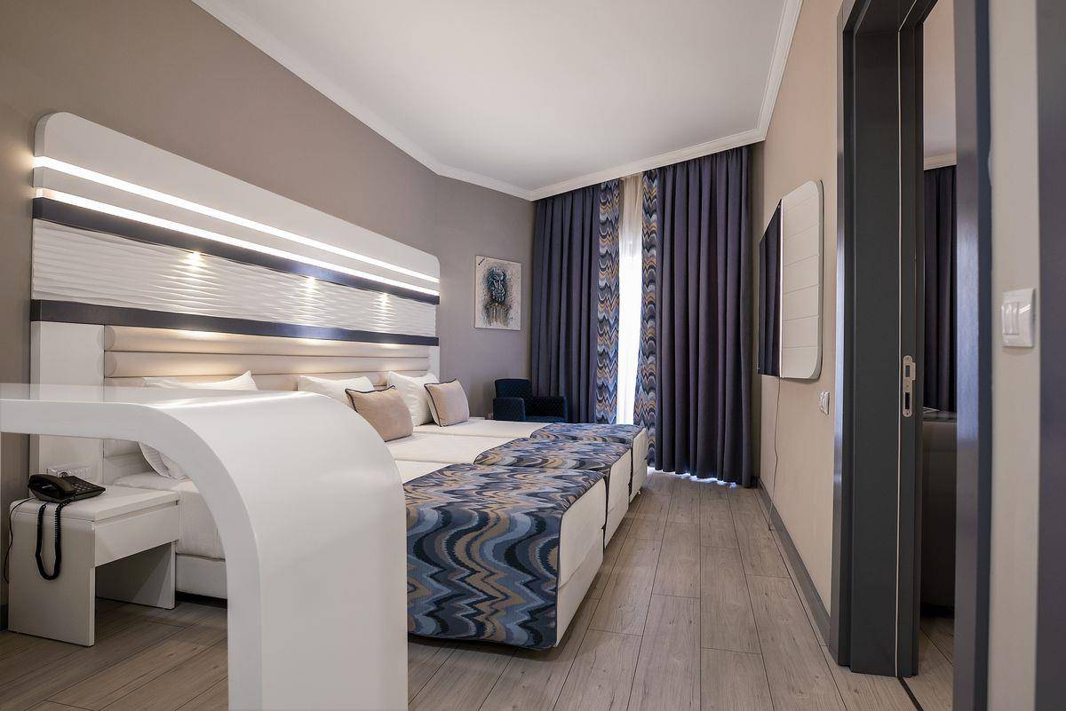 Blue Marlin Deluxe Spa & Resort