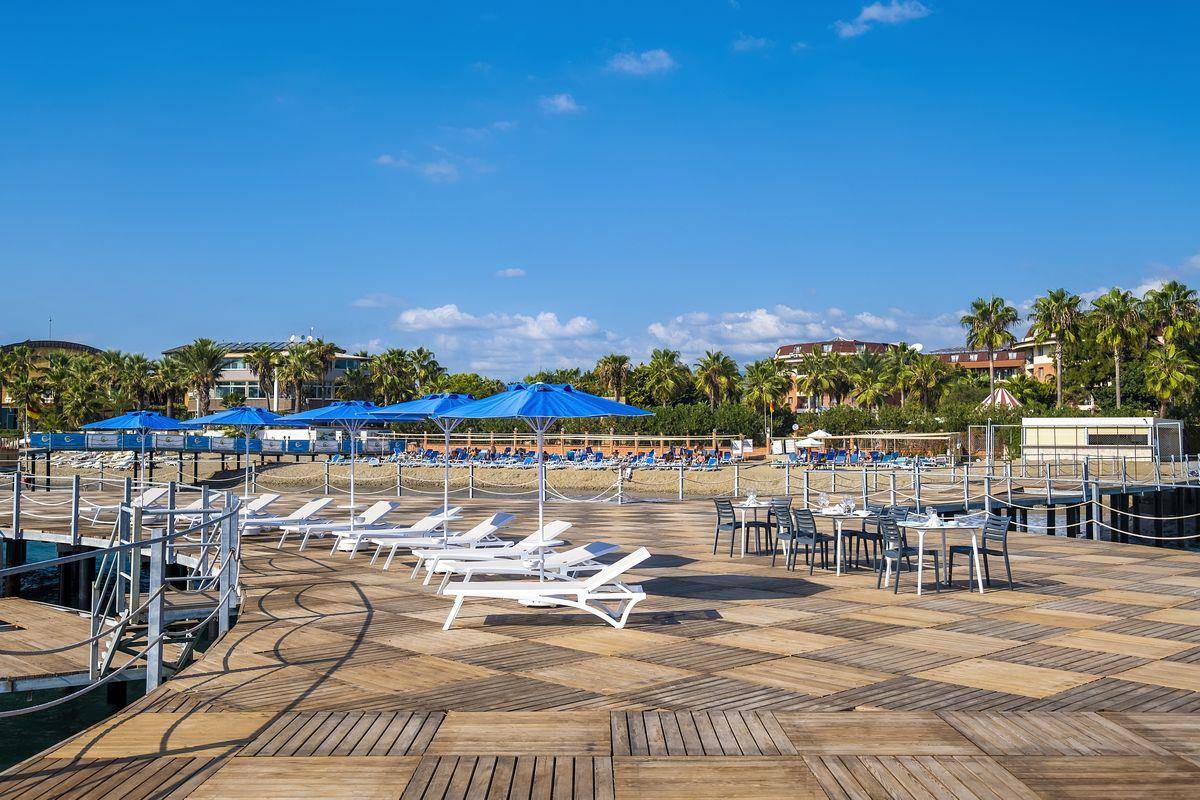 Blue Marlin Deluxe Spa & Resort