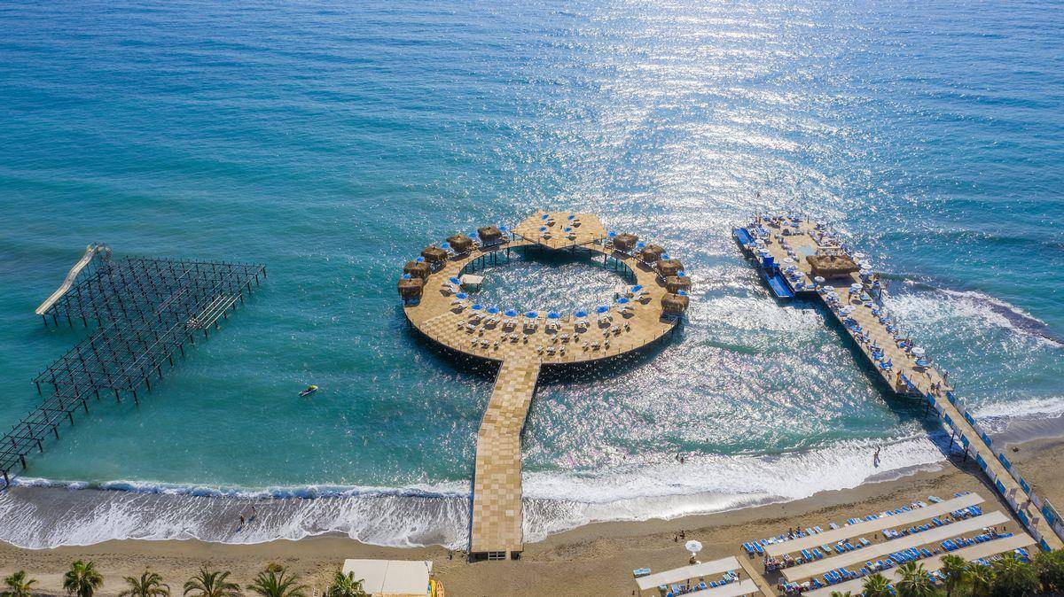 Blue Marlin Deluxe Spa & Resort
