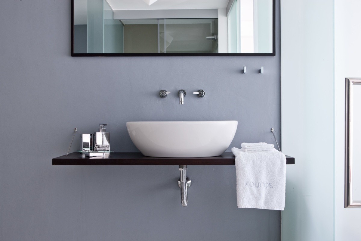 Kouros Hotel & Suites