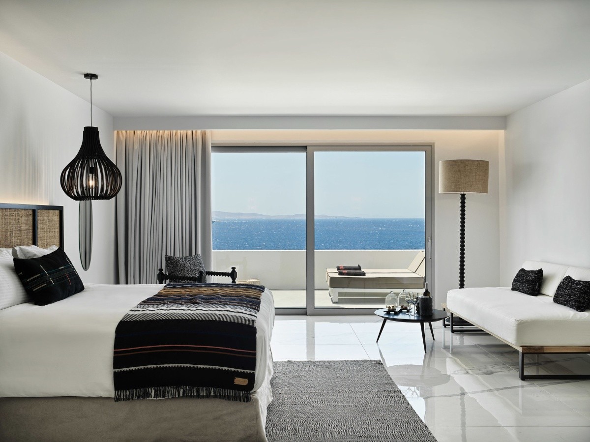Kouros Hotel & Suites