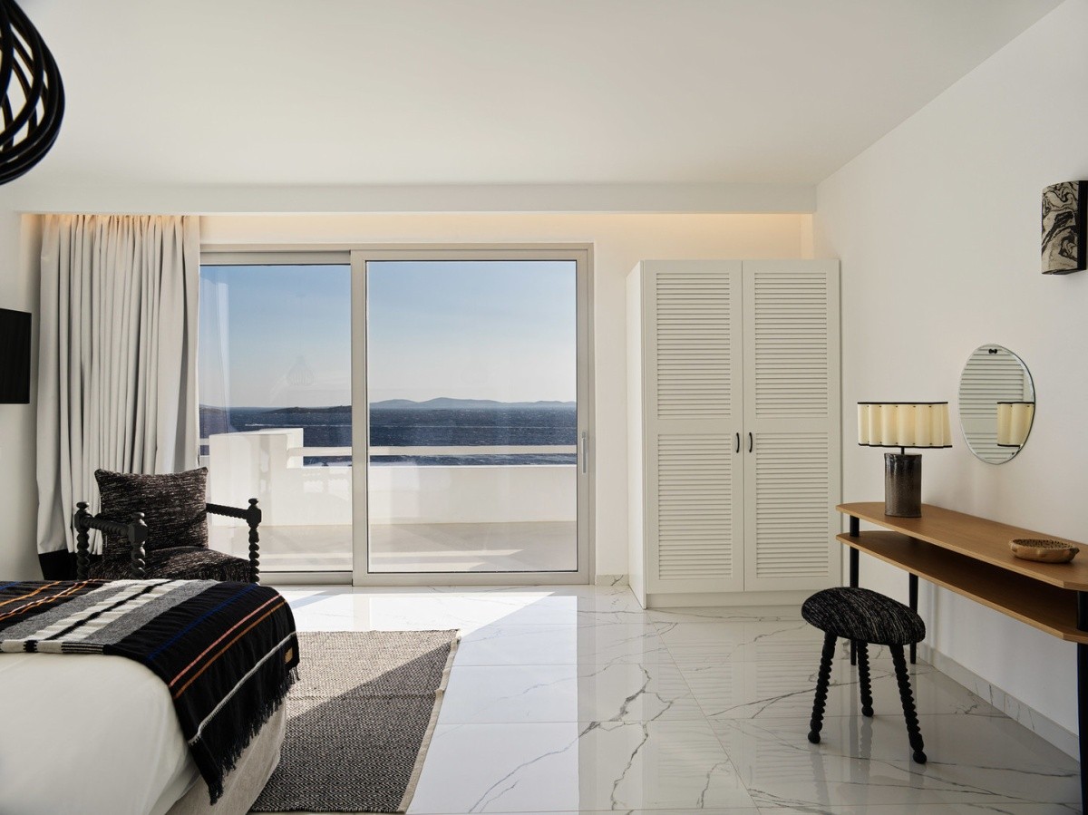 Kouros Hotel & Suites