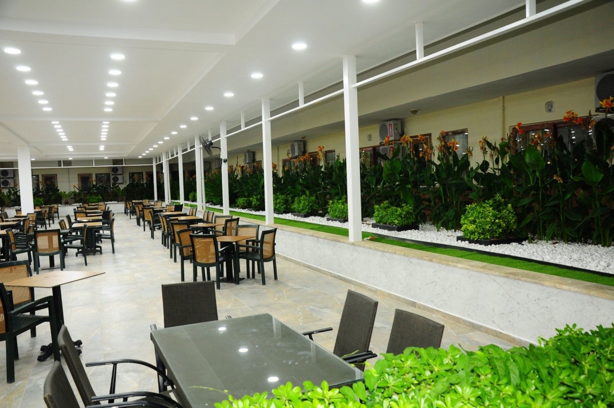 Side Yesiloz