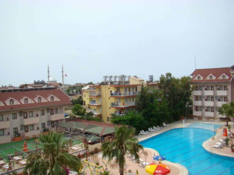 Side Yesiloz