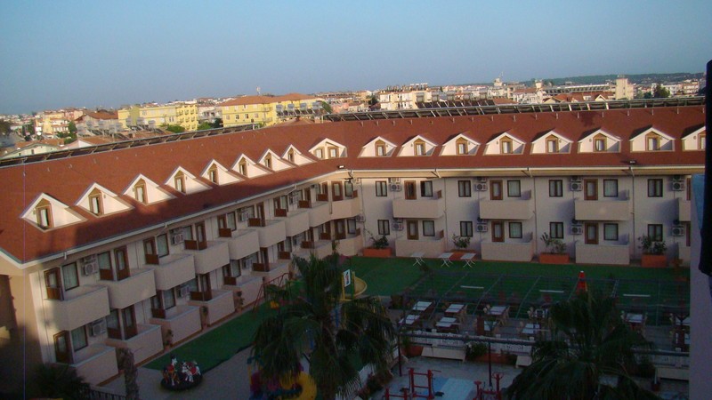 Side Yesiloz