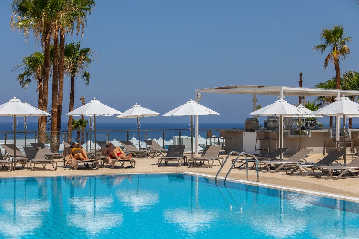 Leonardo Crystal Cove & Spa By The Sea