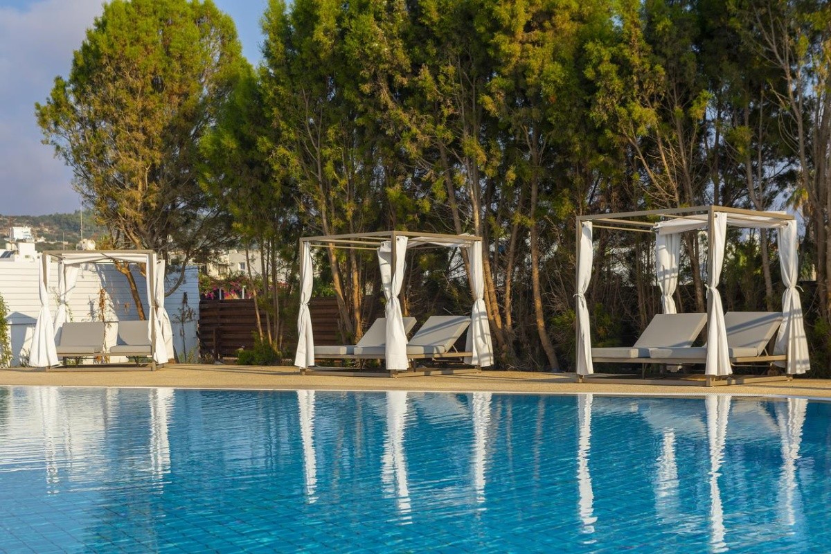 Leonardo Crystal Cove & Spa By The Sea