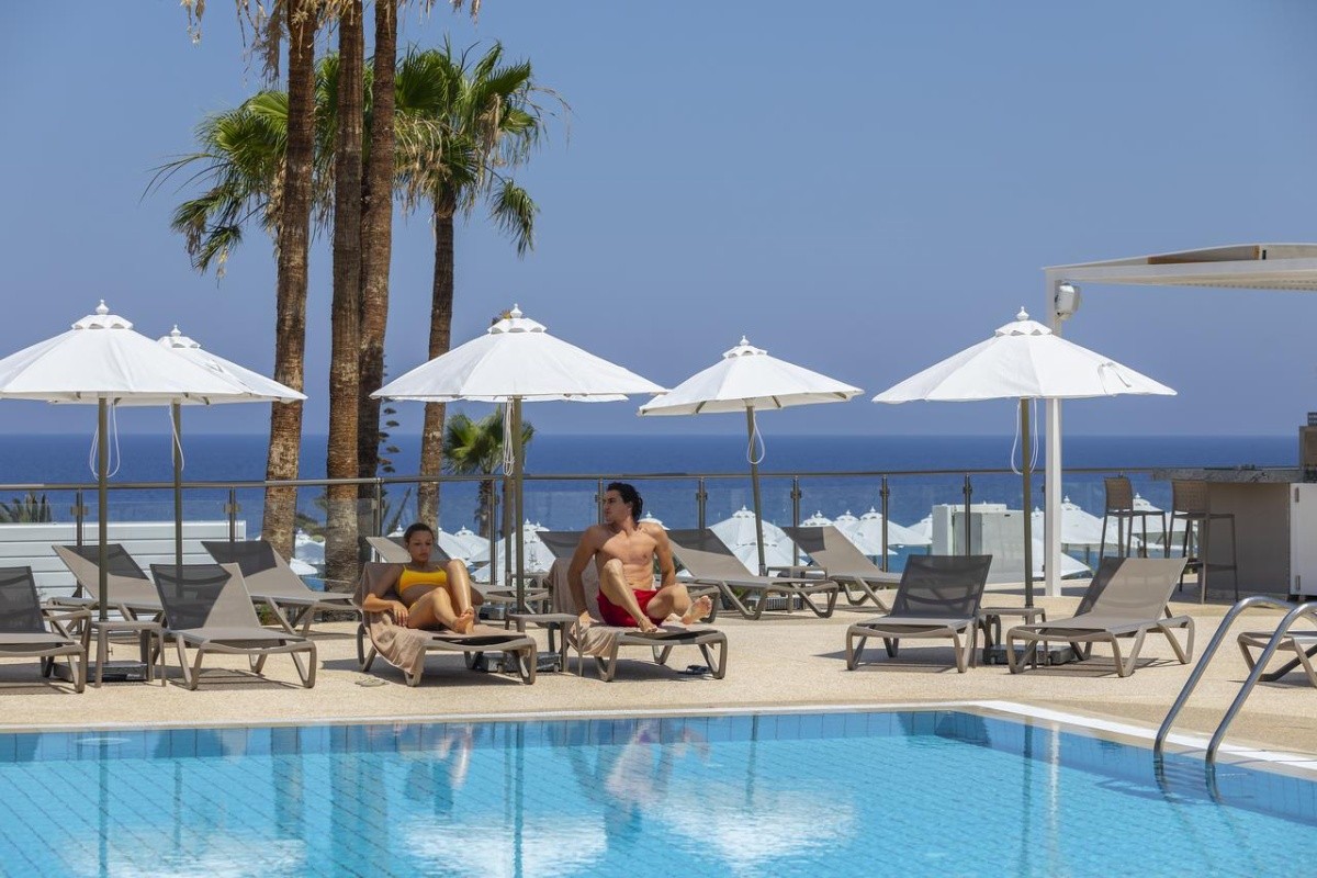 Leonardo Crystal Cove & Spa By The Sea