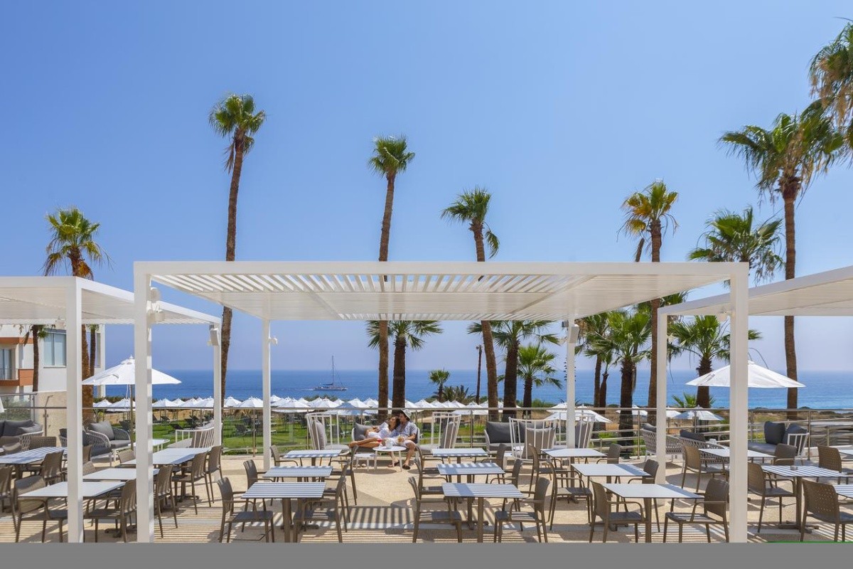 Leonardo Crystal Cove & Spa By The Sea