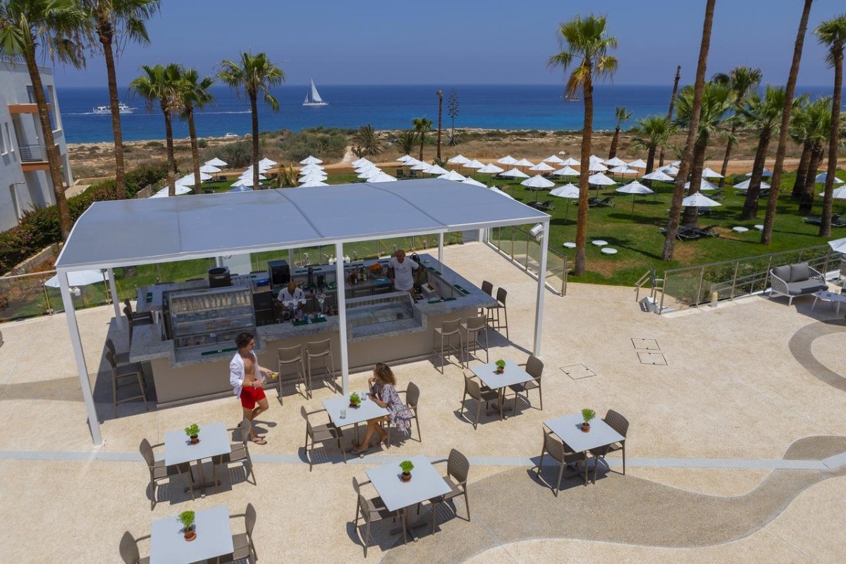 Leonardo Crystal Cove & Spa By The Sea