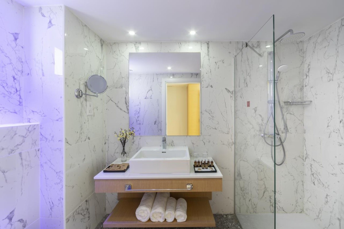 Leonardo Crystal Cove & Spa By The Sea