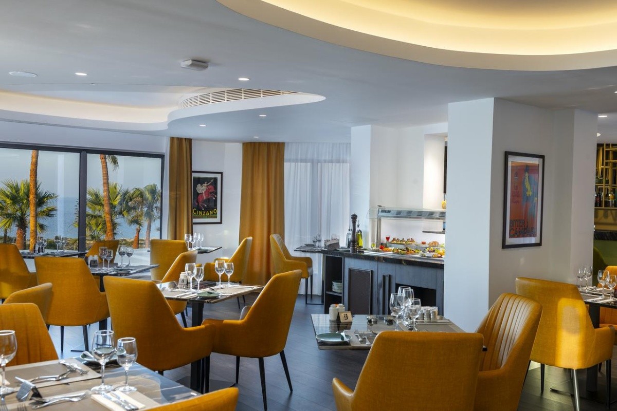 Leonardo Crystal Cove & Spa By The Sea