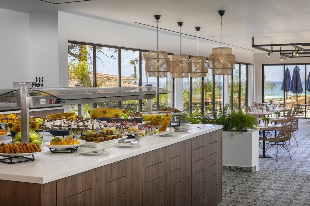 Leonardo Plaza Cypria Maris Beach Hotel & Spa