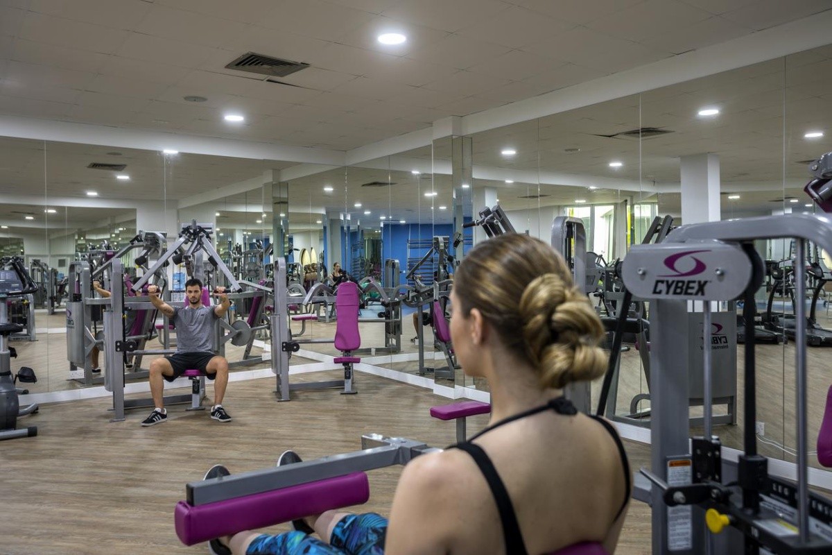 Leonardo Plaza Cypria Maris Beach Hotel & Spa