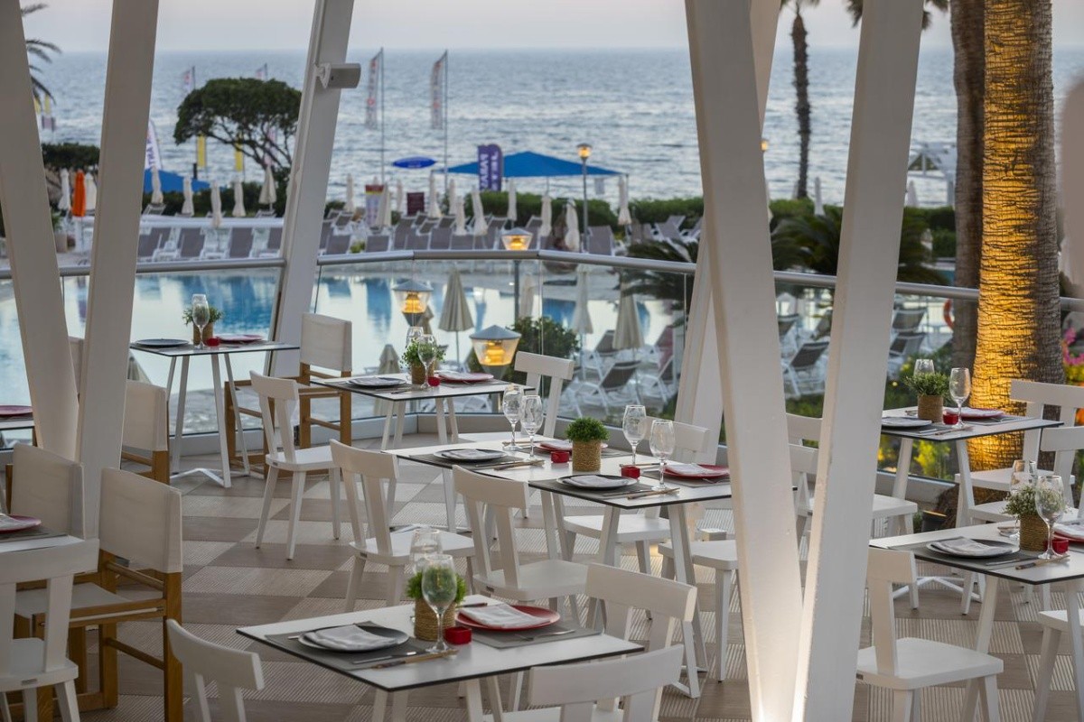 Leonardo Plaza Cypria Maris Beach Hotel & Spa