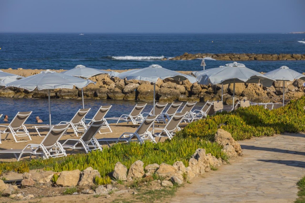 Leonardo Plaza Cypria Maris Beach Hotel & Spa