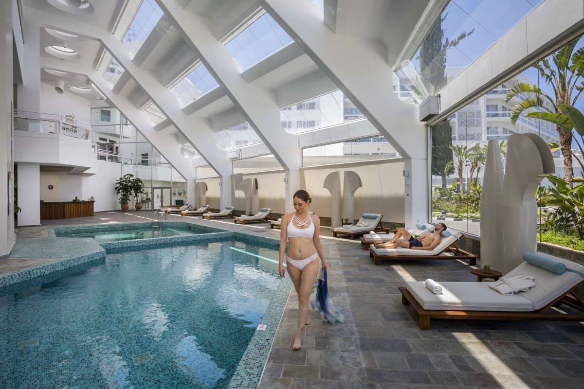 Leonardo Plaza Cypria Maris Beach Hotel & Spa