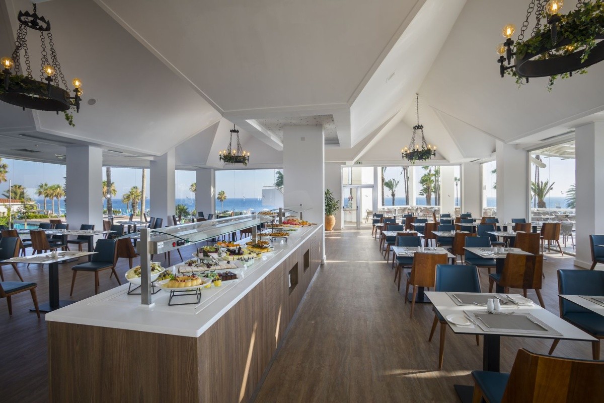 Leonardo Plaza Cypria Maris Beach Hotel & Spa
