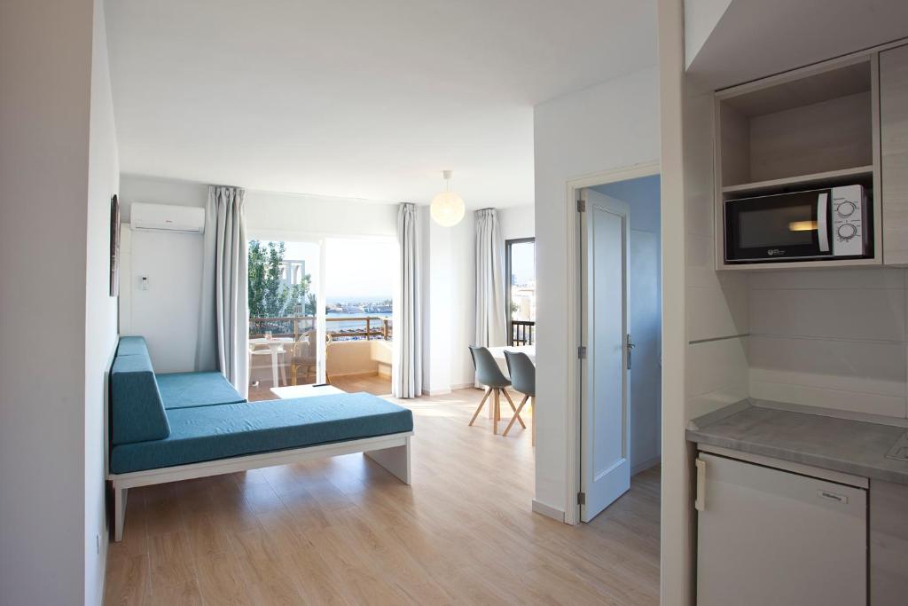 Bj Playamar & Apartments