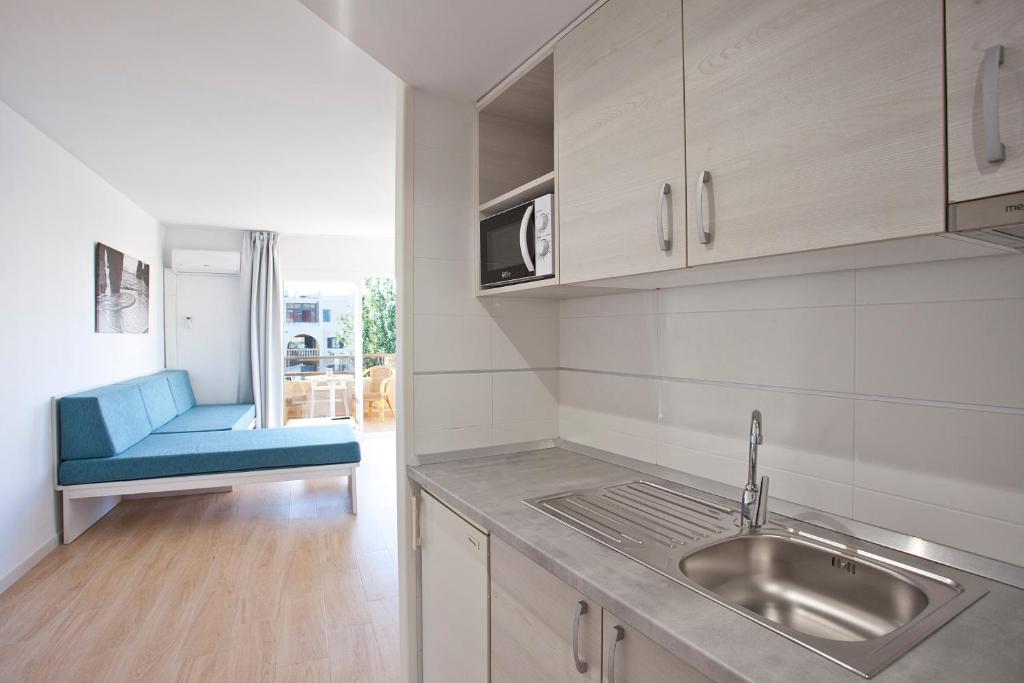 Bj Playamar & Apartments