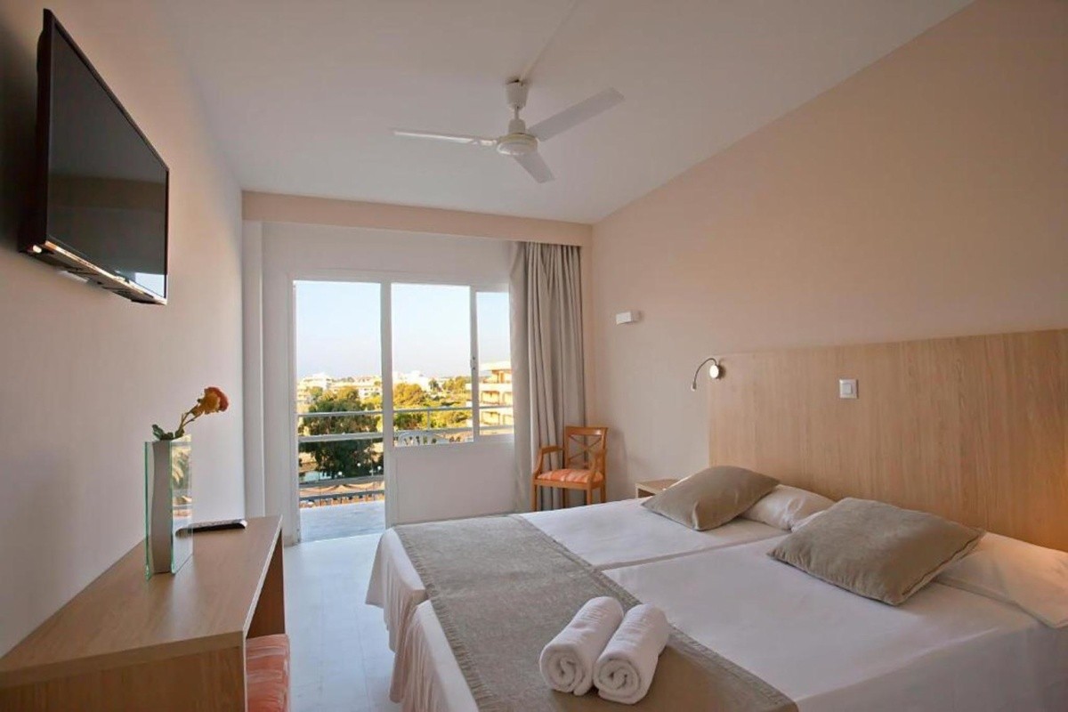Bj Playamar & Apartments