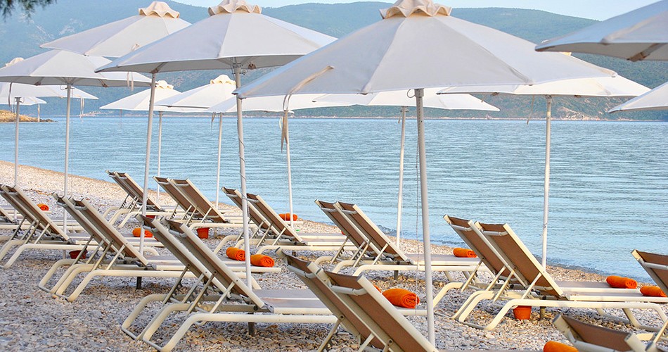 Sirenes Beach