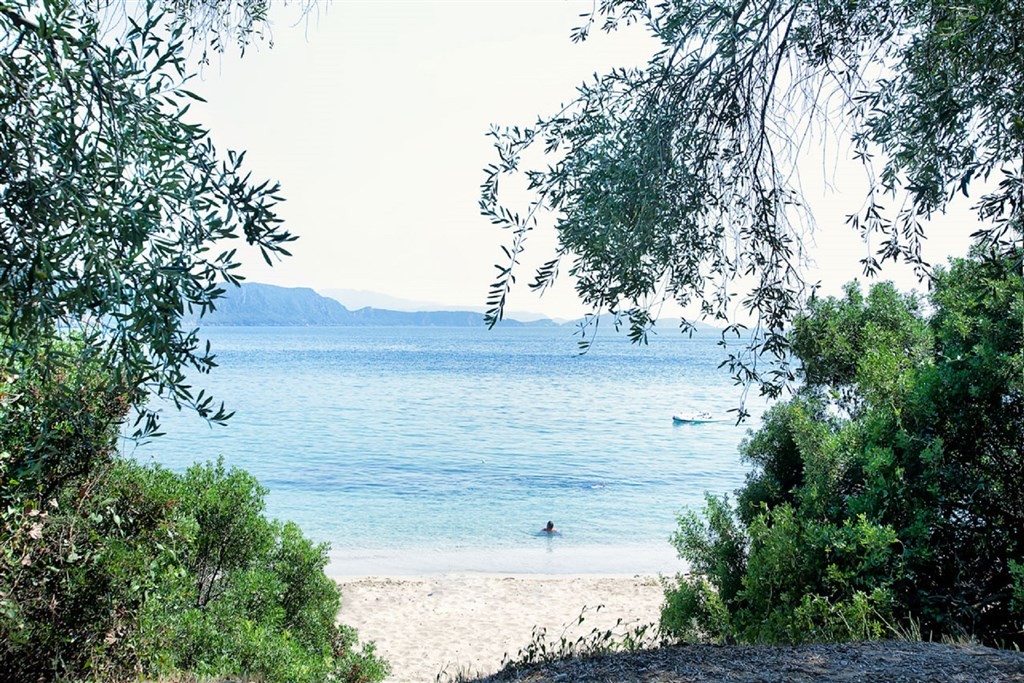Enjoy Lichnos Bay Village & Camping