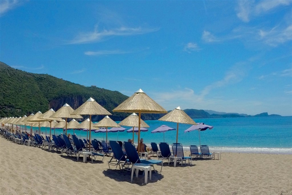 Enjoy Lichnos Bay Village & Camping