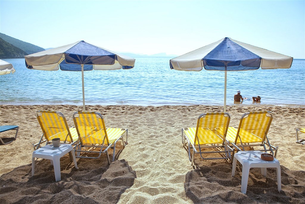 Enjoy Lichnos Bay Village & Camping