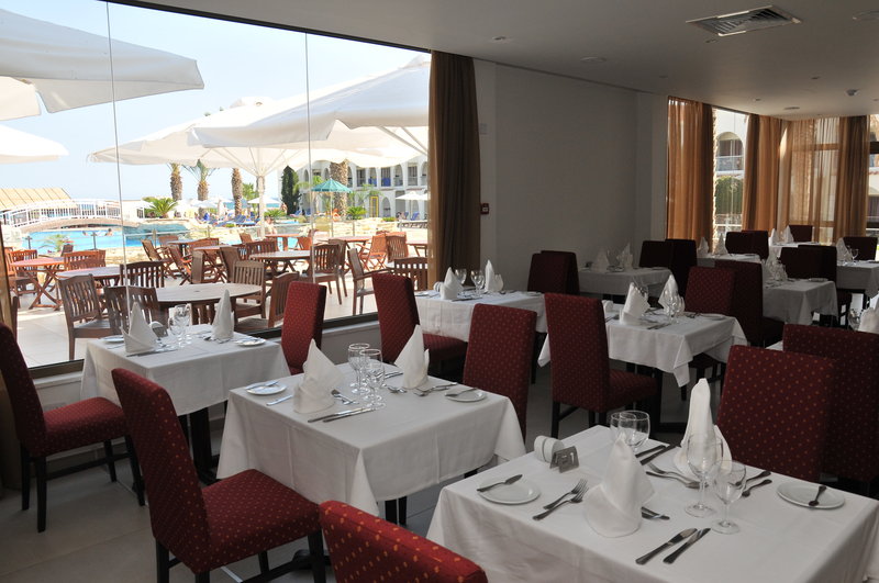 Radisson Beach Resort Larnaca (Ex. Princess Beach)