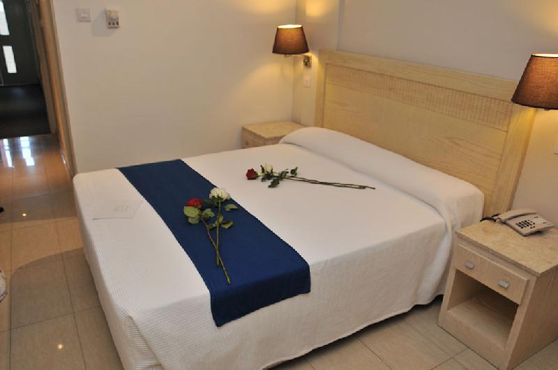 Radisson Beach Resort Larnaca (Ex. Princess Beach)