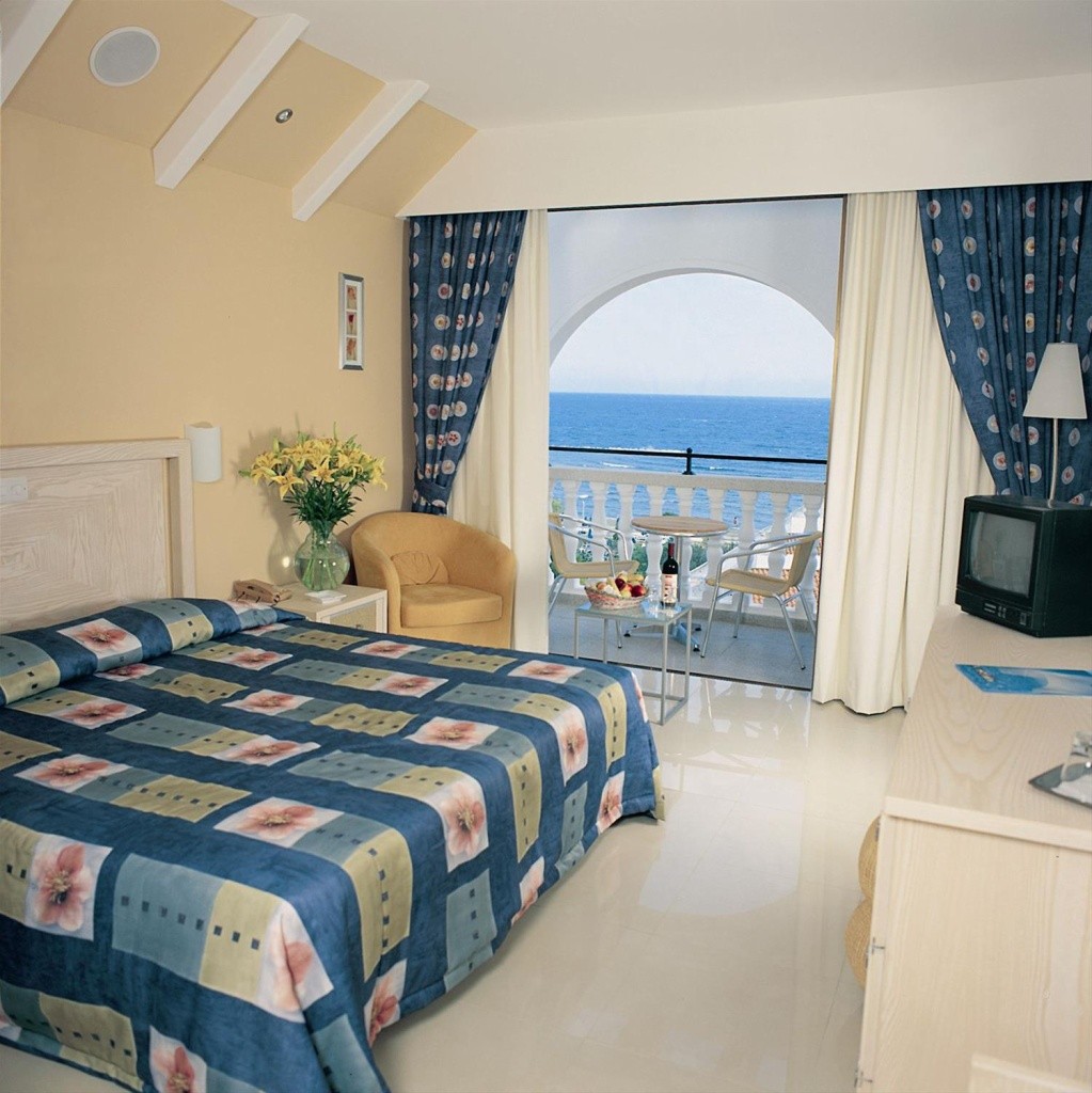 Radisson Beach Resort Larnaca (Ex. Princess Beach)